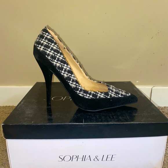 Signature Asymmetrical Plaid high heels - Picture 3 of 5